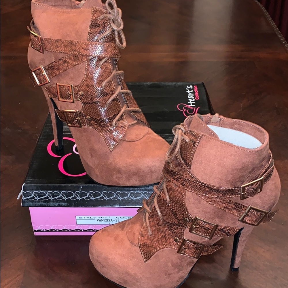 ✨Heeled Ankle Booties✨